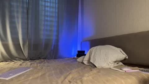 Amelia online show from 10-21-25, 07:25