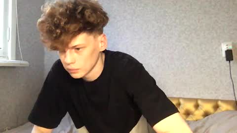 Snapshot of shyredstar chatting on 02-04-25, 12:33 Tom and Betty online show from 02-04-25, 12:33