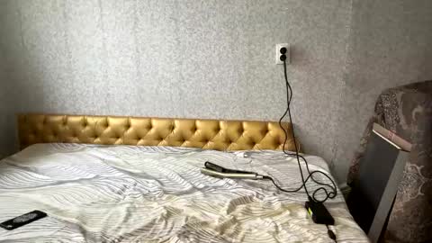 Snapshot of shyredstar chatting on 02-24-25, 10:15 Tom and Betty online show from 02-24-25, 10:15