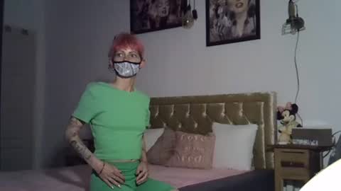 Snapshot of shyskinnynina chatting on 05-12-26, 10:56 Nina online show from 05-12-26, 10:56
