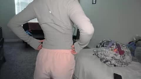 Snapshot of shyy_petitebaby chatting on 02-11-26, 03:28 shypetitebaby online show from 02-11-26, 03:28