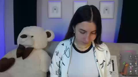 Sia online show from 03-12-26, 10:38