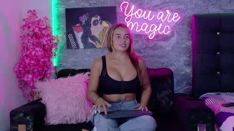 Snapshot of siamarlin chatting on 11-04-25, 10:31 siamarlin online show from 11-04-25, 10:31