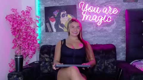 Snapshot of siamarlin chatting on 11-17-25, 10:04 siamarlin online show from 11-17-25, 10:04