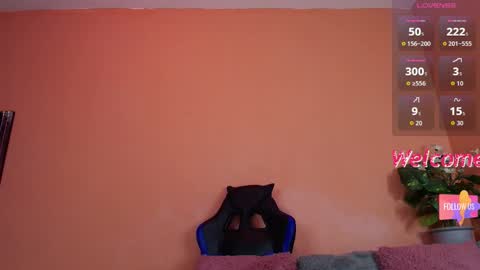 Snapshot of siaru89 chatting on 12-14-25, 01:11 giordana online show from 12-14-25, 01:11