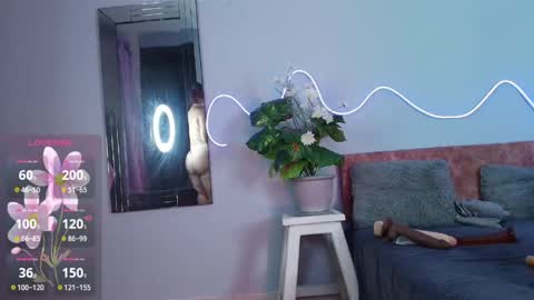 Snapshot of siaru89 chatting on 05-19-26, 01:56 giordana online show from 05-19-26, 01:56