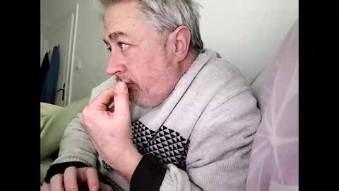 Snapshot of sibemolx chatting on 02-01-26, 01:42 sibemolx online show from 02-01-26, 01:42