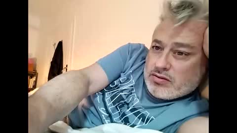 Snapshot of sibemolx chatting on 03-25-26, 11:33 sibemolx online show from 03-25-26, 11:33