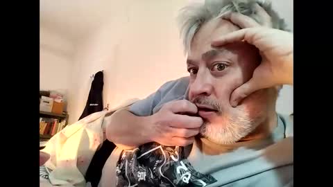 Snapshot of sibemolx chatting on 03-31-26, 01:11 sibemolx online show from 03-31-26, 01:11