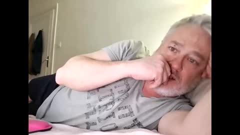 Snapshot of sibemolx chatting on 04-19-26, 12:11 sibemolx online show from 04-19-26, 12:11