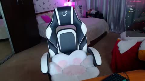 Sidny online show from 03-18-26, 08:06