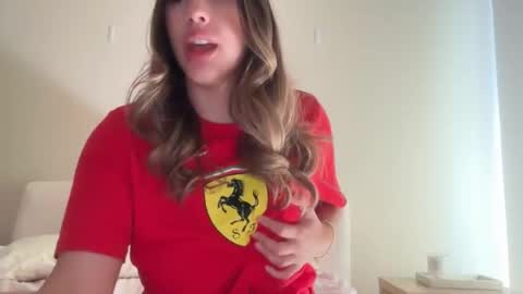 Snapshot of sieena chatting on 10-28-25, 12:25 Siena online show from 10-28-25, 12:25