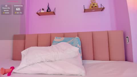 Snapshot of sienna_mg12 chatting on 11-12-25, 12:05 sienna_mg12 online show from 11-12-25, 12:05