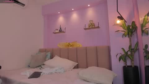 Snapshot of sienna_mg12 chatting on 12-14-25, 12:21 sienna_mg12 online show from 12-14-25, 12:21