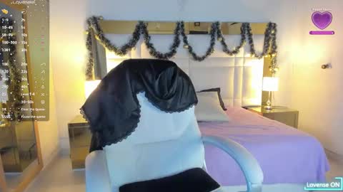 Sienna  online show from 12-19-25, 11:28