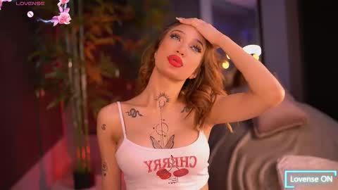 Sienna online show from 11-04-25, 06:40