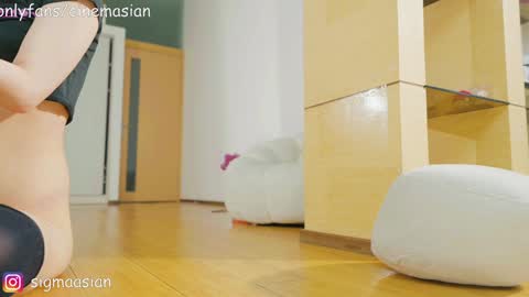 OF   instagram sigmaasian twitter sigmasian online show from 01-31-25, 08:01