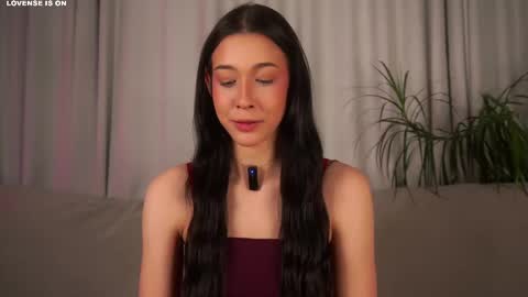 Snapshot of signehinz chatting on 11-24-25, 11:21 Eva online show from 11-24-25, 11:21