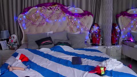 Snapshot of silascollins chatting on 12-22-24, 04:59 SilasCollins online show from 12-22-24, 04:59