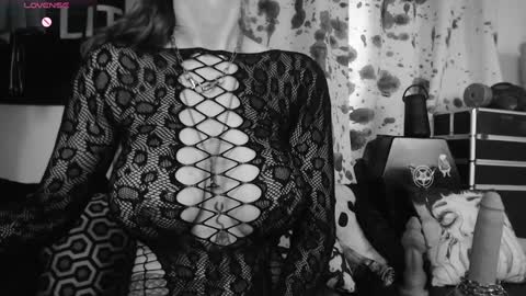 Snapshot of silentmary chatting on 11-25-25, 04:29 Allmylinkssilentmary666 online show from 11-25-25, 04:29