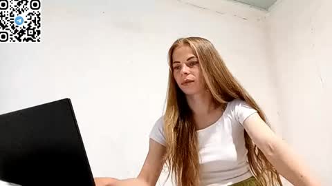 Snapshot of silentpassion567 chatting on 06-01-26, 08:32 JULIANA online show from 06-01-26, 08:32