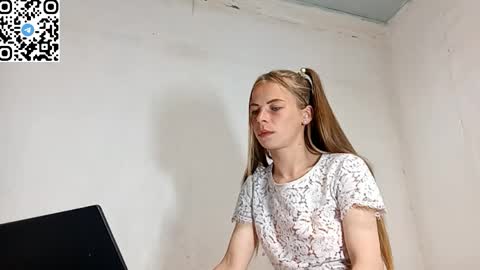 Snapshot of silentpassion567 chatting on 06-04-26, 08:26 JULIANA online show from 06-04-26, 08:26