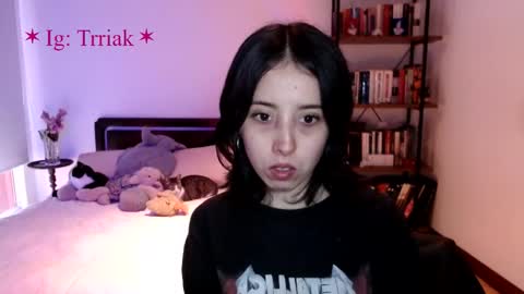 Snapshot of silkbite chatting on 03-05-26, 09:44 silkbite online show from 03-05-26, 09:44