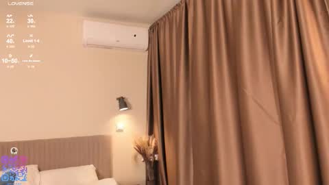 Snapshot of silkencrave chatting on 11-23-25, 12:16 Call me Mia online show from 11-23-25, 12:16