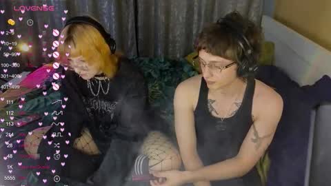 Mia online show from 10-06-25, 09:34