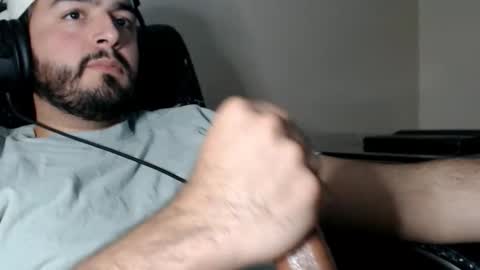 Snapshot of silva1018 chatting on 10-25-25, 05:48 Alvaro online show from 10-25-25, 05:48