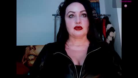 silvanaIce online show from 11-20-25, 04:18