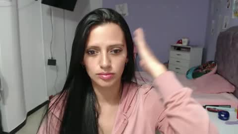 Snapshot of silvanaroberts_ chatting on 01-05-25, 04:58 Rouse online show from 01-05-25, 04:58