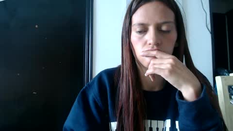 Snapshot of silvanaroberts_ chatting on 06-17-26, 05:03 Rouse online show from 06-17-26, 05:03