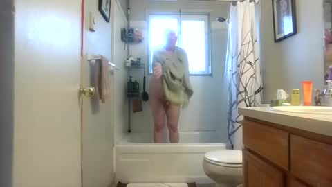 Snapshot of silverdragon70 chatting on 09-29-25, 06:35 silverdragon70 online show from 09-29-25, 06:35