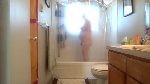 Snapshot of silverdragon70 chatting on 09-30-25, 06:35 silverdragon70 online show from 09-30-25, 06:35