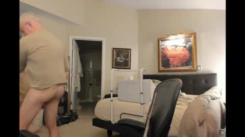 Snapshot of silverw329 chatting on 12-17-25, 04:18 SilverW329 online show from 12-17-25, 04:18