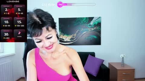 Snapshot of silvia_wallec chatting on 09-19-25, 05:42 Silvia Wallec online show from 09-19-25, 05:42