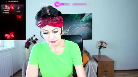 Snapshot of silvia_wallec chatting on 11-12-25, 11:54 Silvia Wallec online show from 11-12-25, 11:54