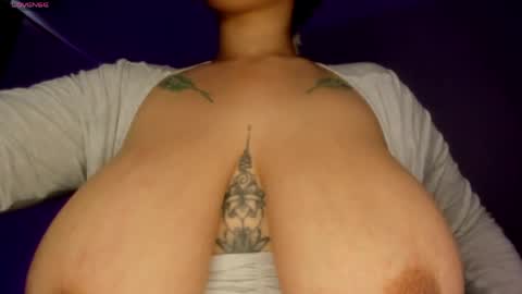 Snapshot of silviarichie_jade chatting on 05-15-26, 08:27 silvia online show from 05-15-26, 08:27