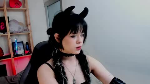 Wendy help me get get 69 likes  online show from 04-07-26, 06:25