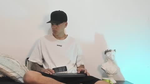 Simon Independent Model online show from 02-25-25, 11:41