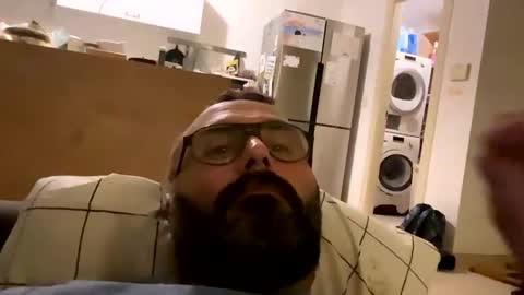 Snapshot of simon_bb chatting on 11-12-25, 10:20 Si online show from 11-12-25, 10:20