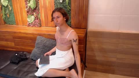 Snapshot of simon_durand chatting on 02-14-25, 09:45 simon_durand online show from 02-14-25, 09:45