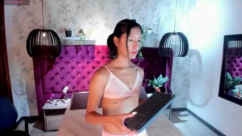 Snapshot of simon_durand chatting on 11-10-25, 04:00 simon_durand online show from 11-10-25, 04:00