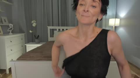 Simona  online show from 02-12-25, 04:33