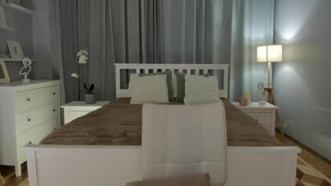 Simona  online show from 02-22-25, 10:18