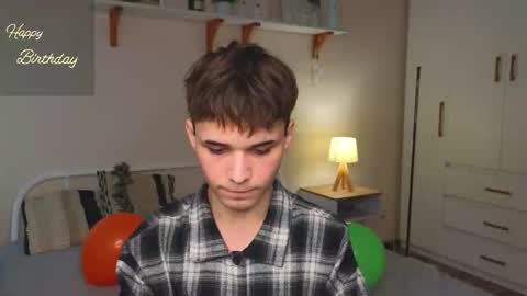 Snapshot of simonboy592 chatting on 03-20-26, 06:29 Alex online show from 03-20-26, 06:29