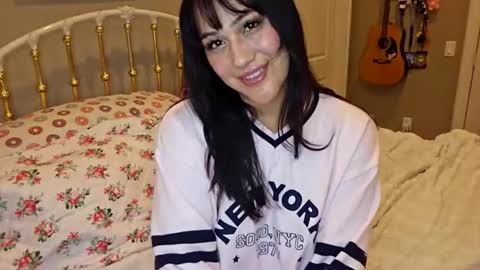 simonesighren online show from 04-26-26, 03:04