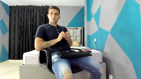 Snapshot of simonkeler chatting on 12-15-24, 05:56 SIMON KELER online show from 12-15-24, 05:56