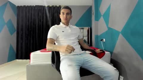 Snapshot of simonkeler chatting on 12-29-24, 10:47 SIMON KELER online show from 12-29-24, 10:47